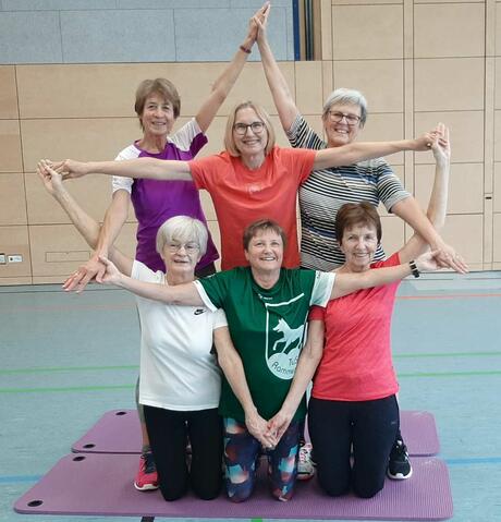 Danke an Gabi Schätzle und Ihre Gruppe 'Schwungvoll in die Woche' für den schönen Weihnachtsstern. :-)